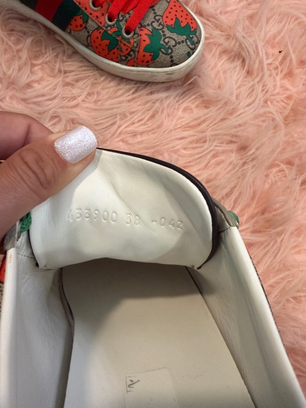 Gucci Strawberry Print Low-Top Sneakers in Red & Green - Picture 2 of 8